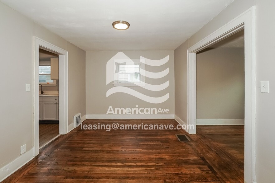 Building Photo - 904 Bloomfield Ave