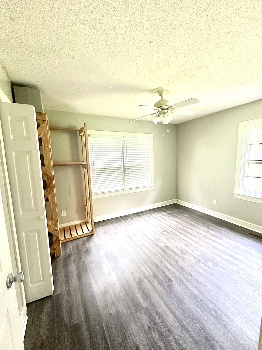 Building Photo - 4850 Saints Delight Rd