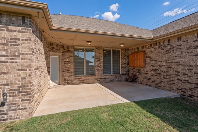 Building Photo - 9616 Kline Ave