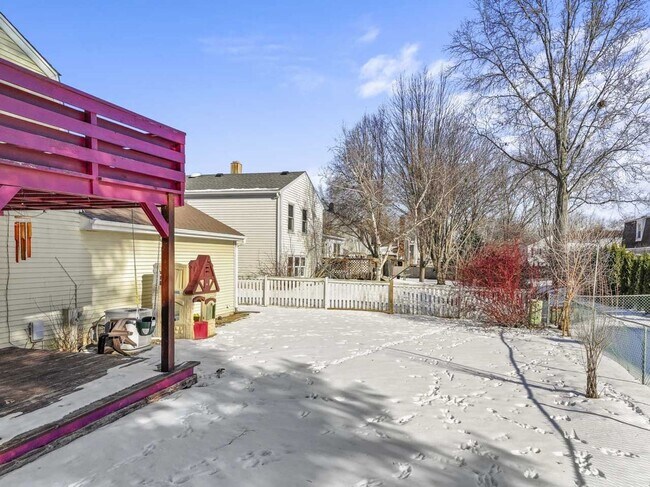 Building Photo - Updated 2-Story Home in Desirable Deerpath Subdivision - Available Immediately.