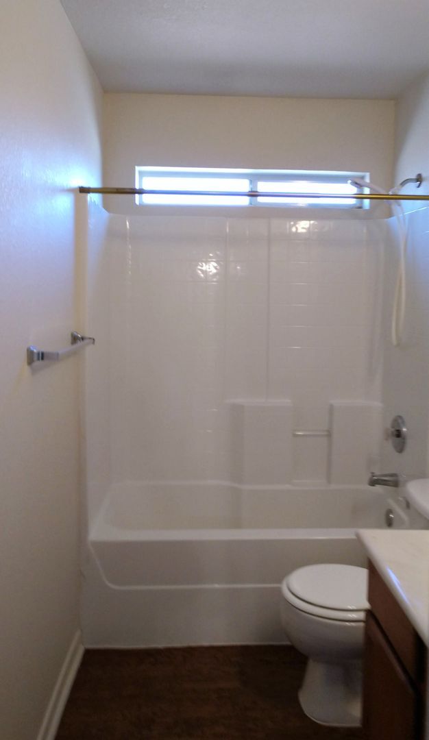 Building Photo - 408 Brittney Way