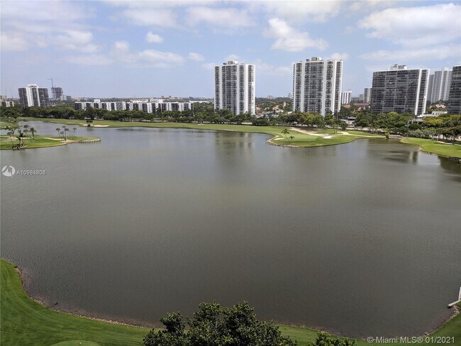 Building Photo - 20000 E Country Club Dr