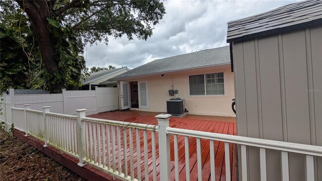 Building Photo - 4000 Poinciana Ct