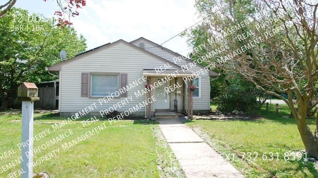 Building Photo - 12 Dolan Ave