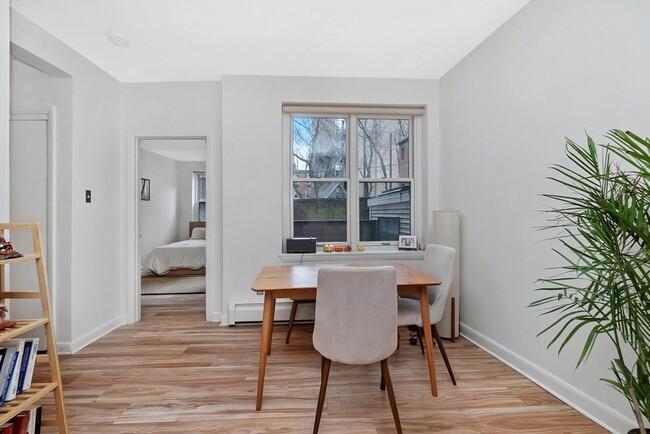 Building Photo - 47 Tileston St