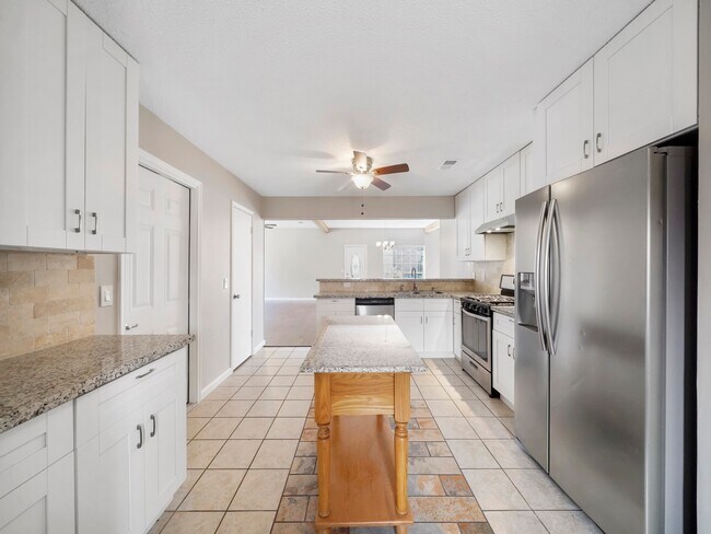 Building Photo - 21214 Park Willow Dr