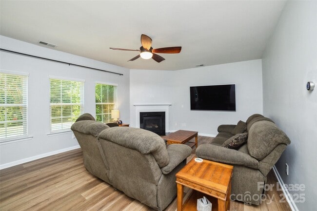 Building Photo - 4901 Annelise Dr