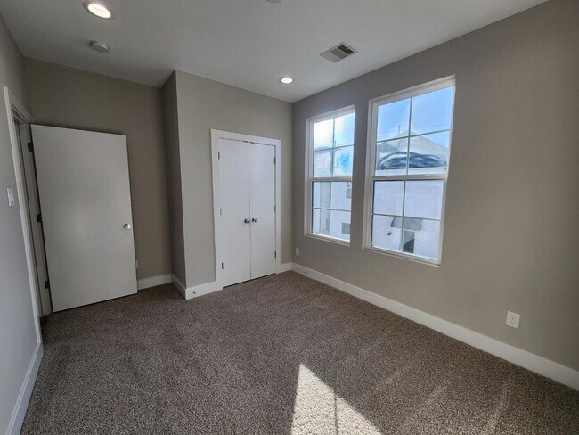 Building Photo - 3206 Bostic St