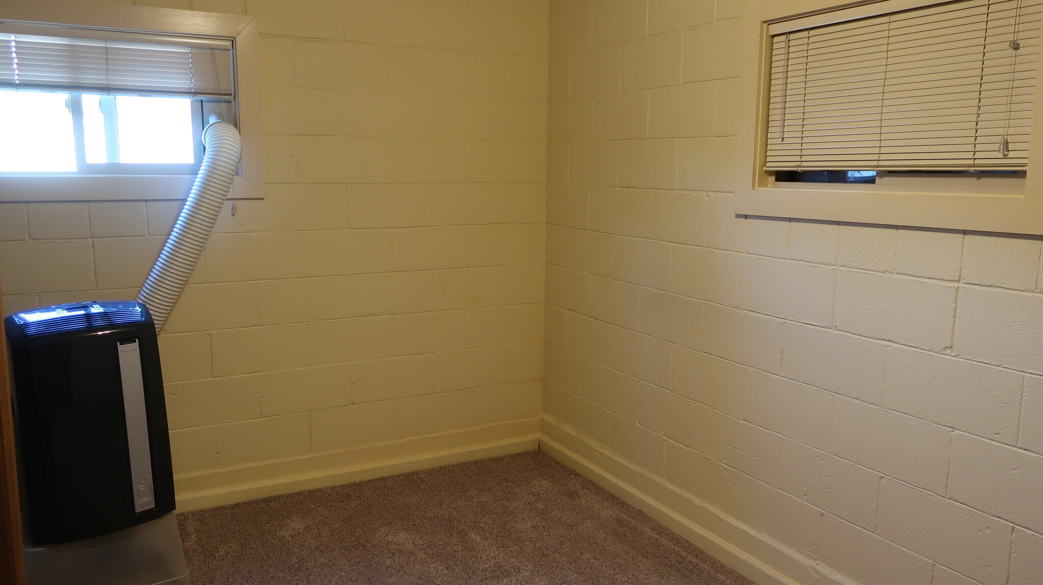 Building Photo - 610 Easy St