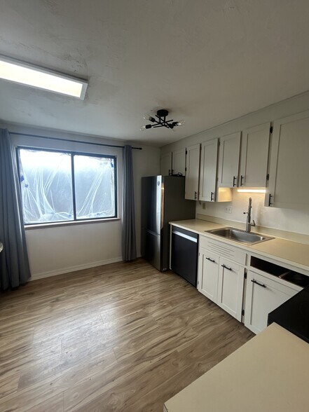Building Photo - 1808 Regal St