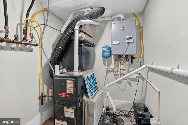 Building Photo - 32 Adams St NW