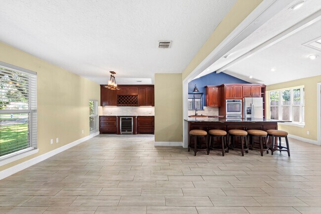 Building Photo - 3010 Westerland Dr