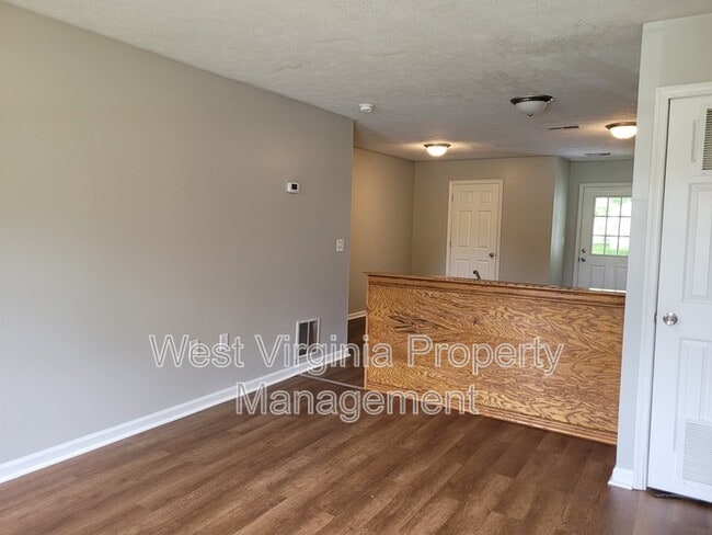 Building Photo - 3751 Summerlee Rd