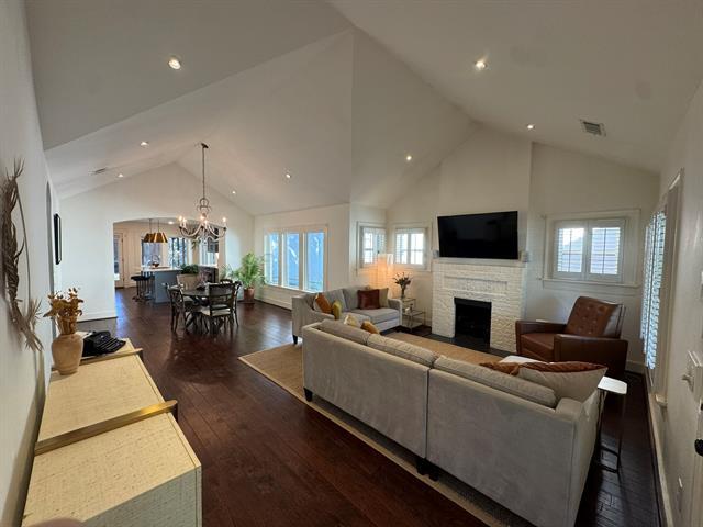 Building Photo - 4057 W 7th St