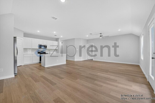 Building Photo - 1010 Rosemary Hl Dr