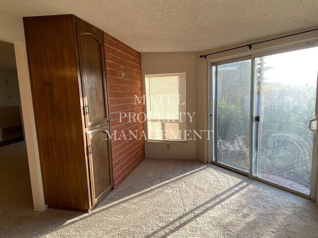 Building Photo - No Deposit