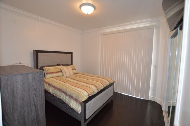 Building Photo - Meridian - Newly Remodeled Luxury Condo Re...