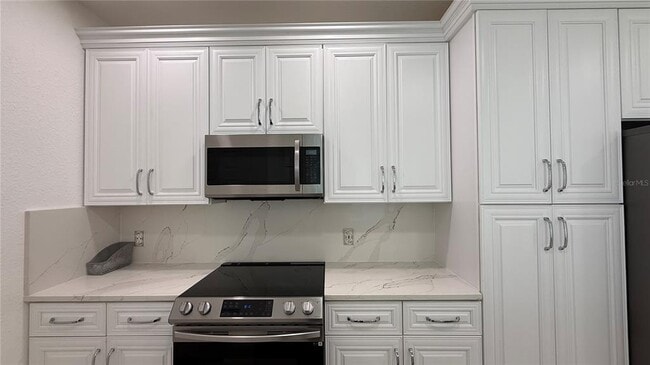 Building Photo - 16303 Enclave Village Dr