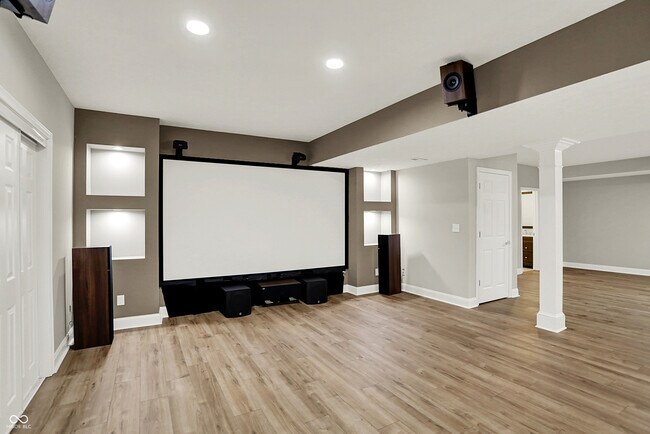 Building Photo - 13720 Akers Dr