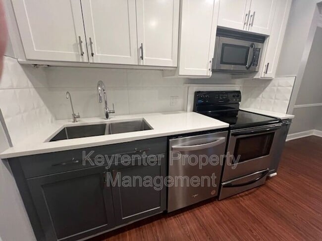 Building Photo - 4318 Belleview Ave