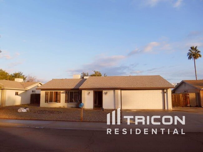Primary Photo - 1128 W Hermosa Dr