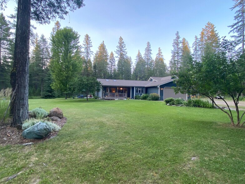 Building Photo - 744 Hidden Valley Dr
