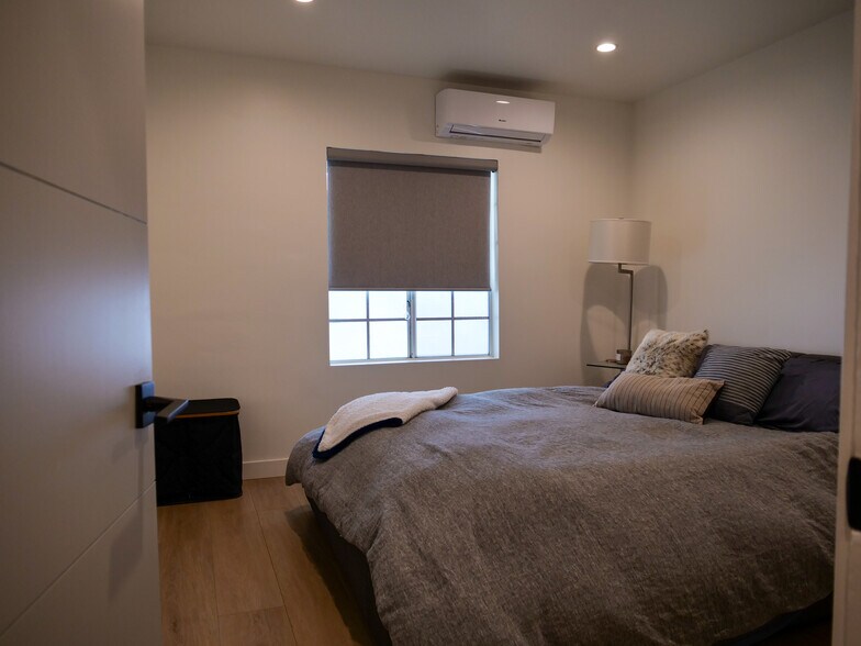 Building Photo - 3917 Tilden Ave