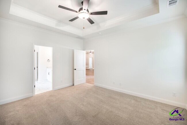 Building Photo - 305 Willowbrook Ln