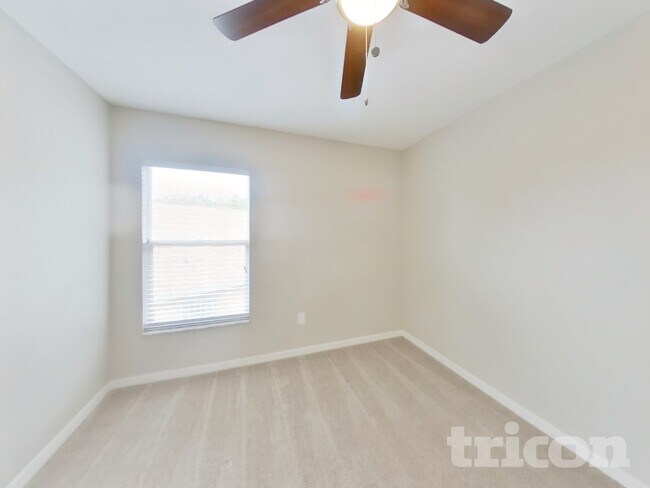 Building Photo - 10636 Deerberry Dr