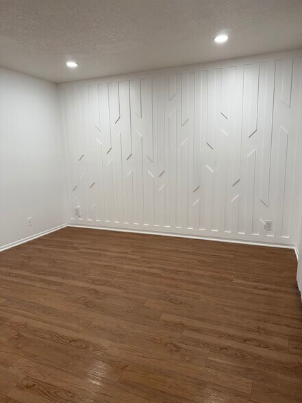 Building Photo - 730 Cory Dr
