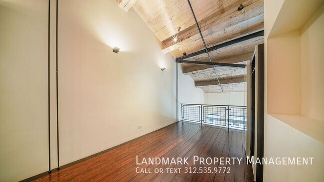 Building Photo - 758 N Larrabee St