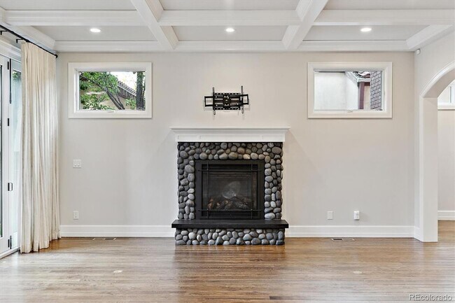 Building Photo - 510 High St