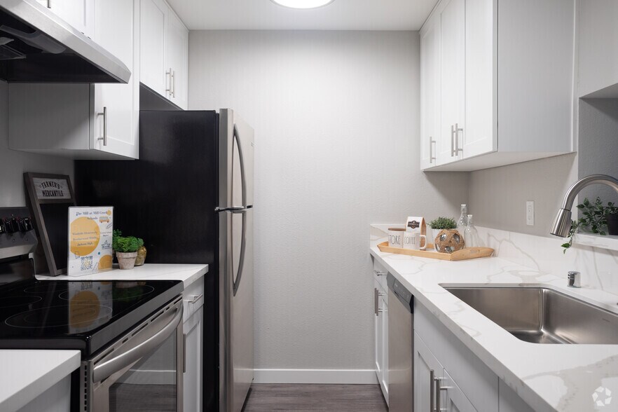 1BR, 1BA - 644 SF - The Ardent at Mill Creek