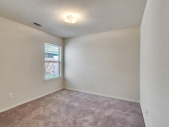 Building Photo - 2806 Morgensen Dr