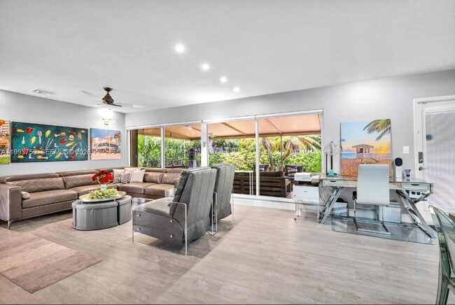 Building Photo - 1799 SE 25th Ave