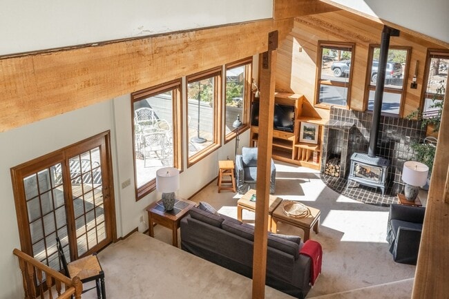 Building Photo - 283 Monterey Pine Rd