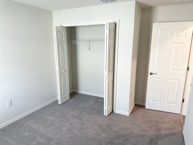 Building Photo - 4 Bedroom House in the Astonia Community