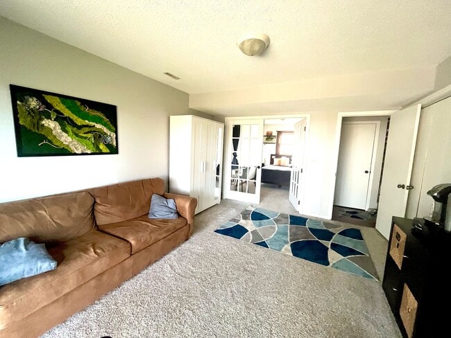 Building Photo - 2319 10th St