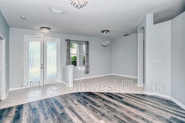 Building Photo - 607 Oak River Ct
