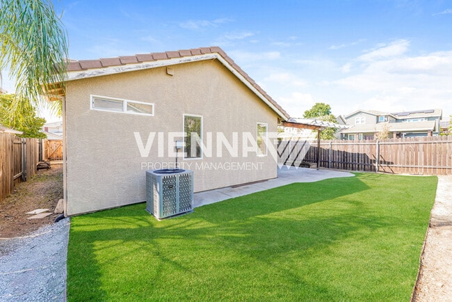 Building Photo - Cute 3 Bedroom Home in Twelve Bridges