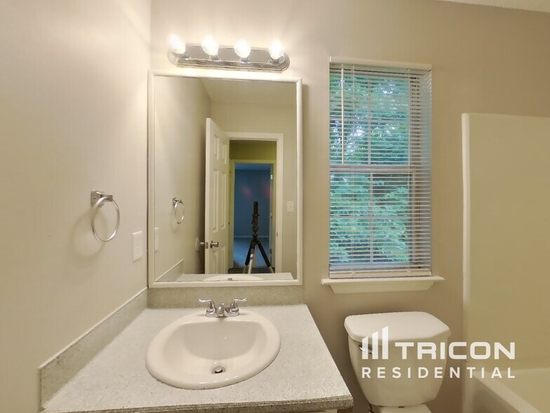 Building Photo - 7019 Hunters Glen Drive Charlotte NC