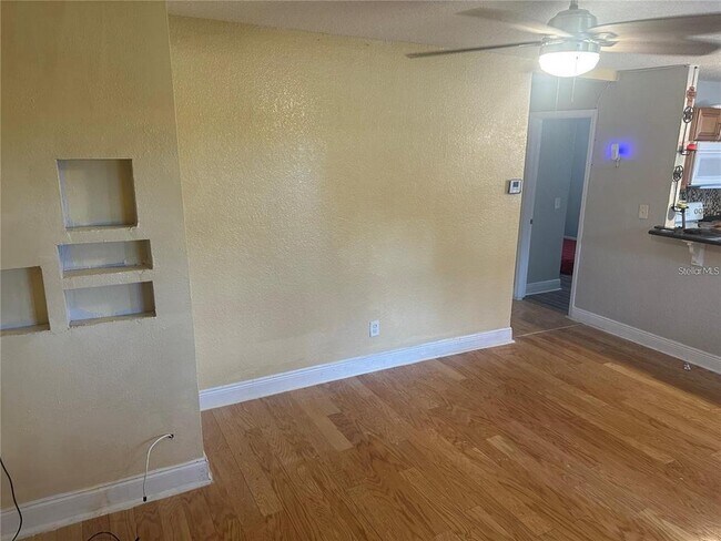 Building Photo - 850 E 19th St