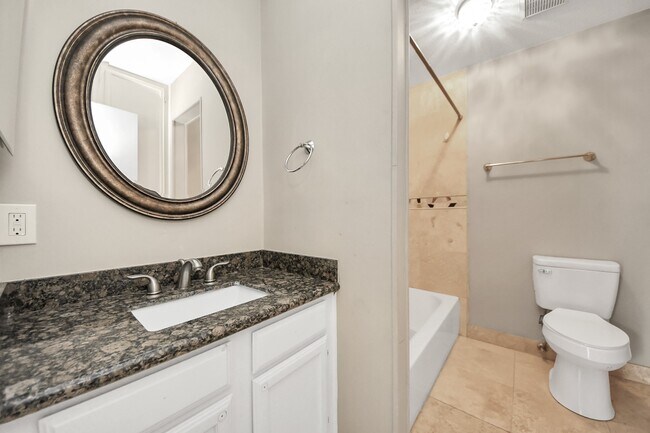 Building Photo - 1112 Bering Dr