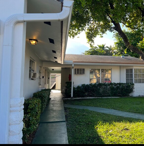 Building Photo - 5851 NE 18th Ave