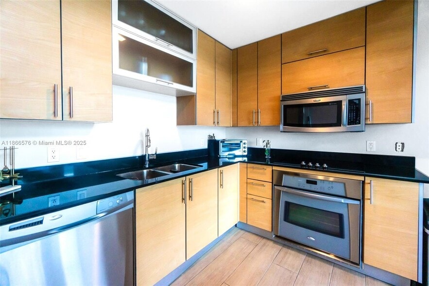 Building Photo - 60 SW 13th St