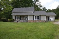 Building Photo - 2 Bedroom Home For Rent in The County!