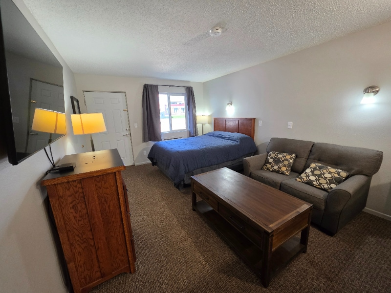 Building Photo - 590 Spruce St