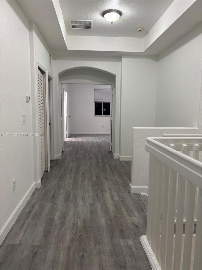 Building Photo - 2532 SE 15th Ct