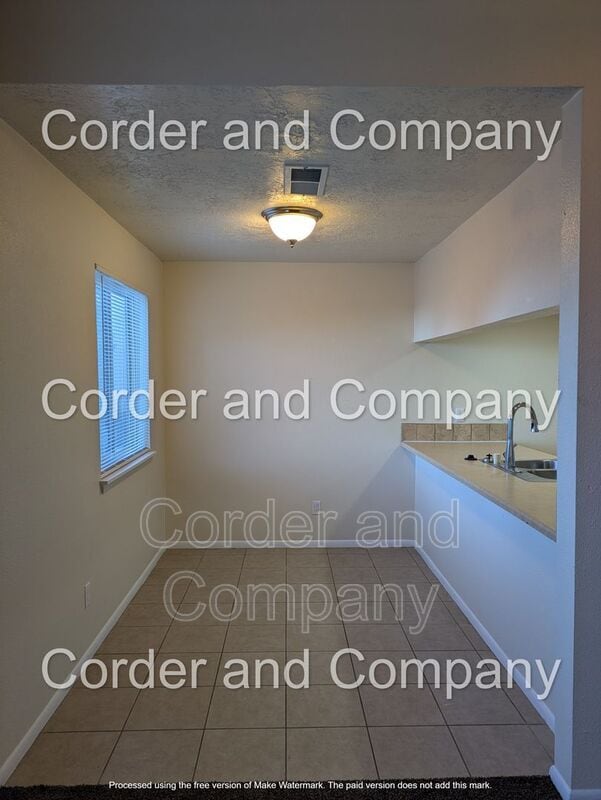 Building Photo - 13226 Candelaria Rd NE