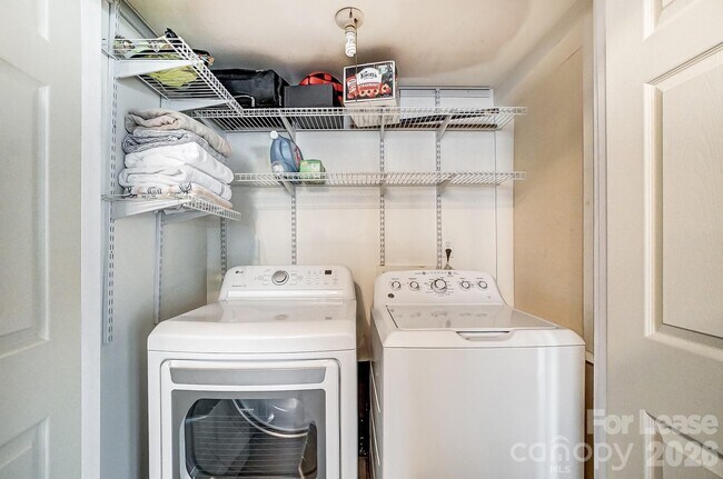 Building Photo - 8518 Castle Pine Ct